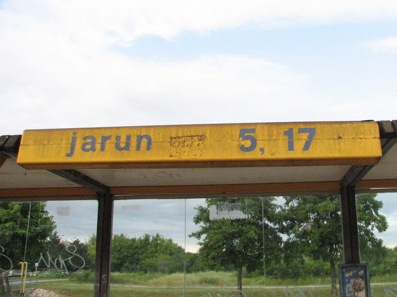 Zarez ili kosa crta?