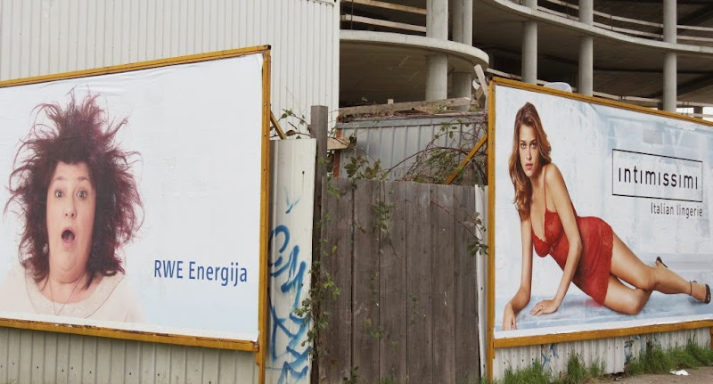 Dilema jednog uličnog kuta: Mjere štednje ili poticanje potrošnje?