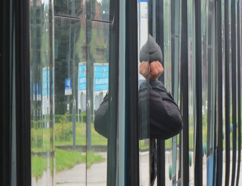 Patuljak u svijetu ogledala