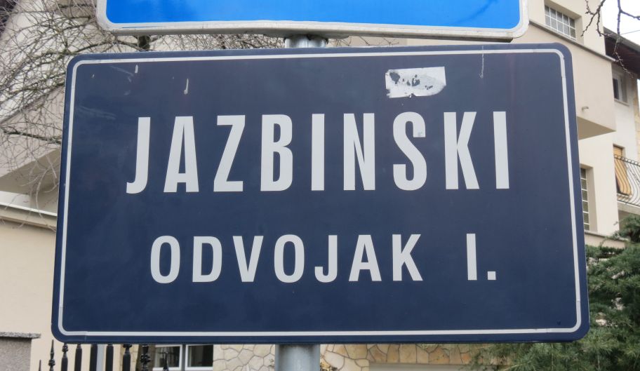 Bogatstvo uličnih natpisa jazbinskih odvojaka