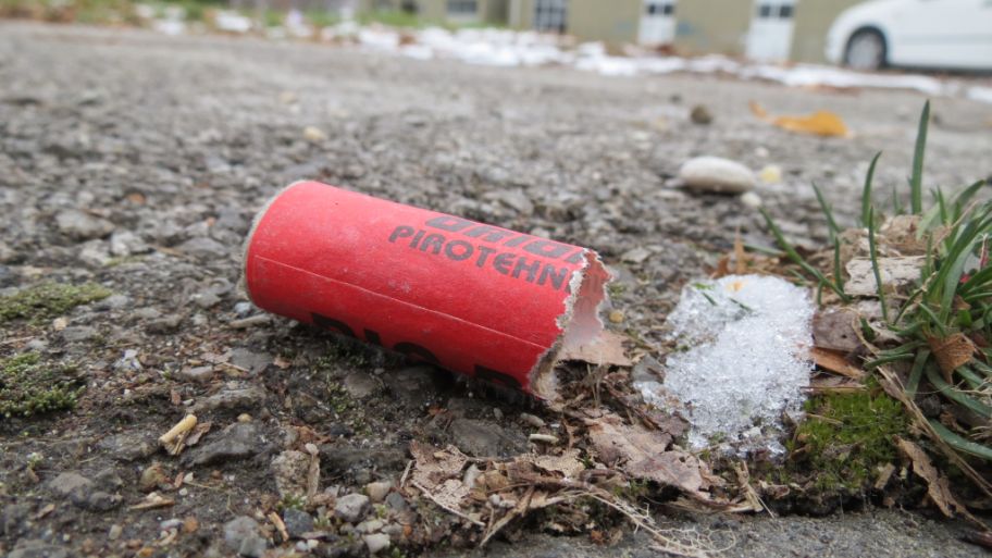 Praznični zaostaci (1): Vatromet pod našim nogama