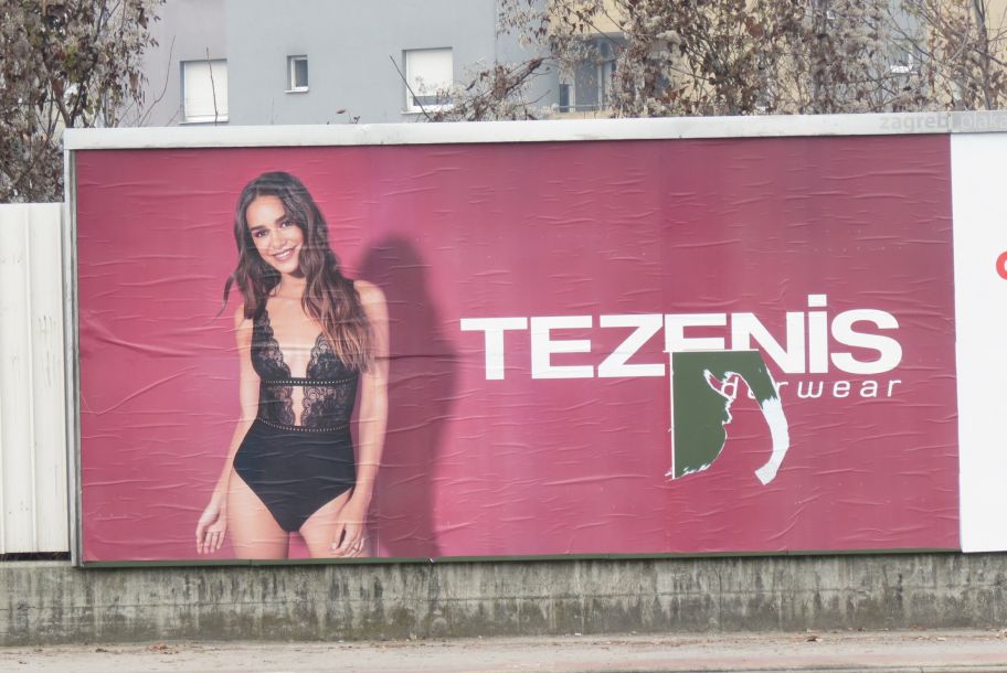 Praznični zaostaci (2): Plakatna borba za potrošač(ic)e