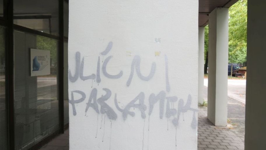 Neobični zidni zapisi  Staglišća